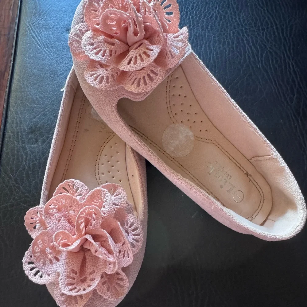 Link Pink girl Dress Shoes with Floral Design